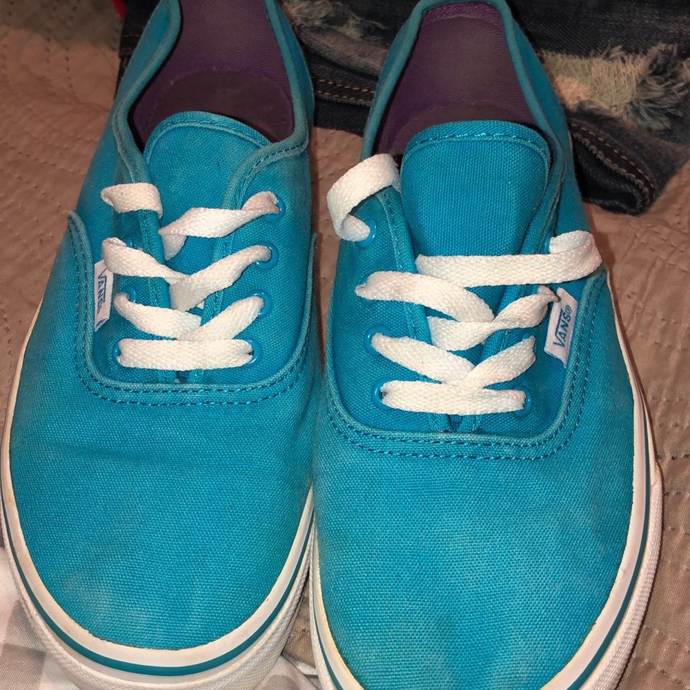 Vans - Picture 2 of 5